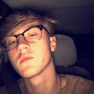 Meet your Posher, Kade